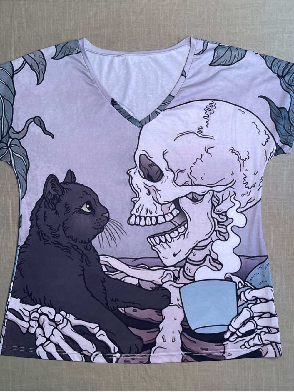 Halloween Perfection! Skull & Black Cat V-Neck Graphic Tee - soft grey
